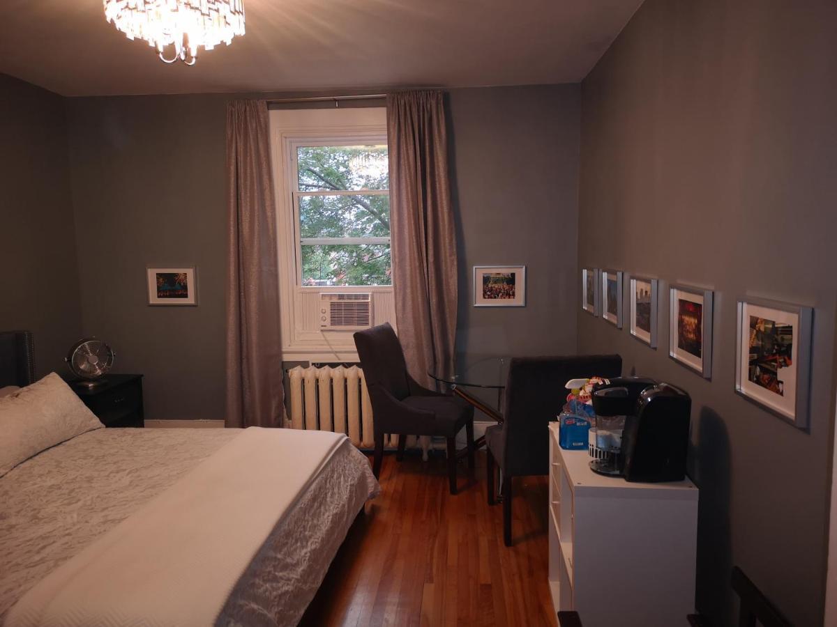 Room With King Bed In Shared 3 Bedroom Downtown Montreal Exterior foto